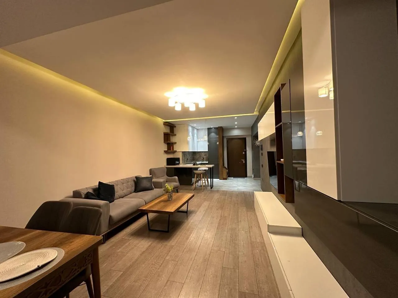 Azure Classic Baku Apartment